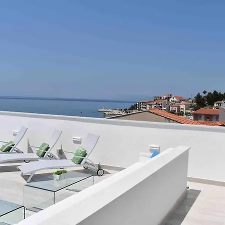 Mel I - Luxury Waterfront Downtown With Pool! *