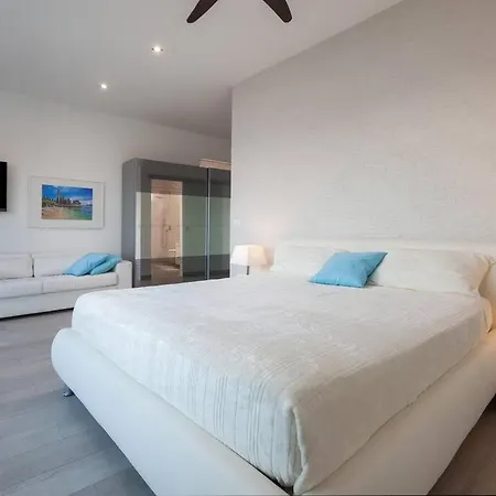 Mel I - Luxury Waterfront Downtown With Pool! Vila Podgora (Split-Dalmatia)