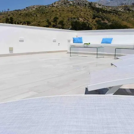 Mel I - Luxury Waterfront Downtown With Pool! Vila Podgora (Split-Dalmatia)