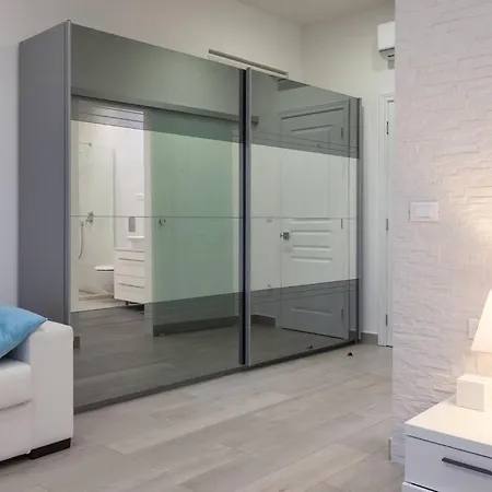 Mel I - Luxury Waterfront Downtown With Pool! Podgora (Split-Dalmatia)