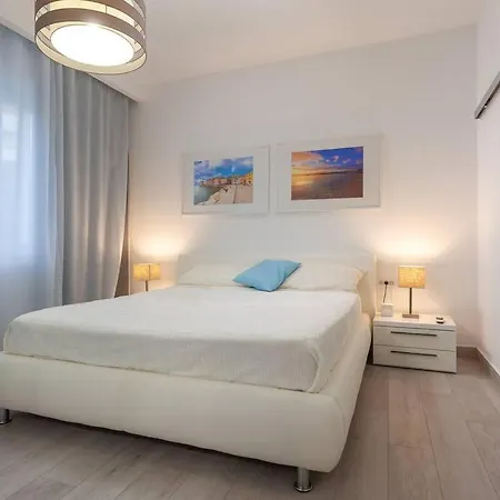 Mel I - Luxury Waterfront Downtown With Pool! Willa *