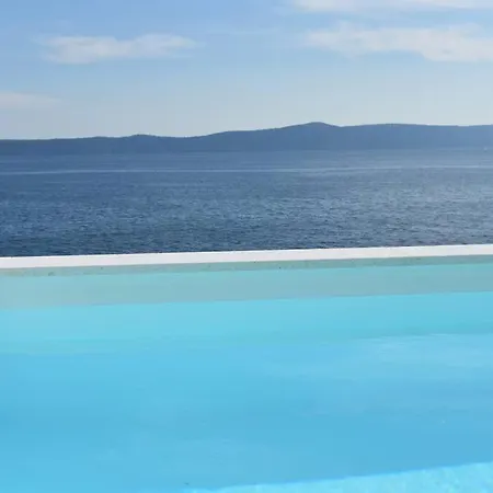 Mel I - Luxury Waterfront Downtown With Pool! *