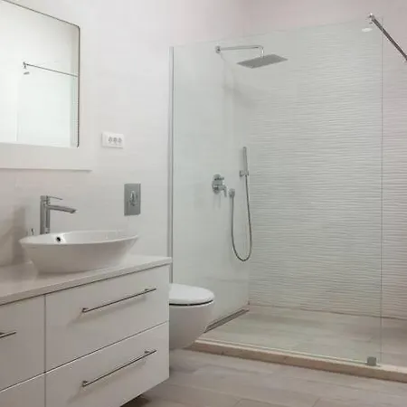 Willa Mel I - Luxury Waterfront Downtown With Pool! *